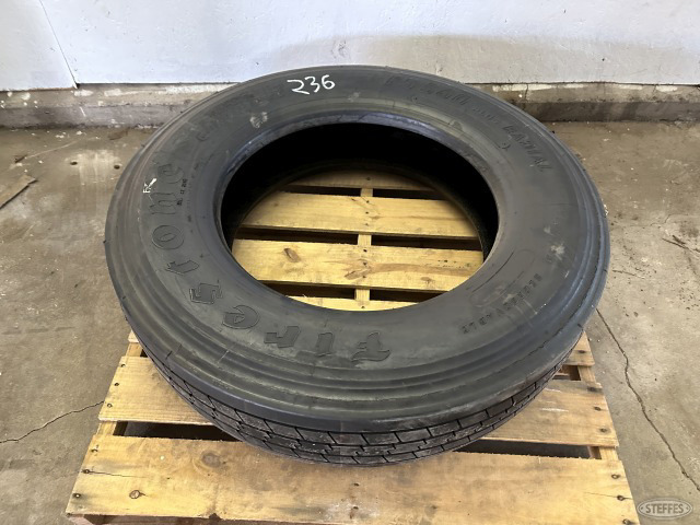 (1) 285/75R24.5 trailer tire